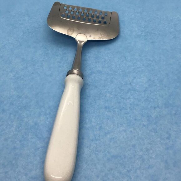 Hand painted Delft Henry Willig Cheese Grater - Picture 5 of 5